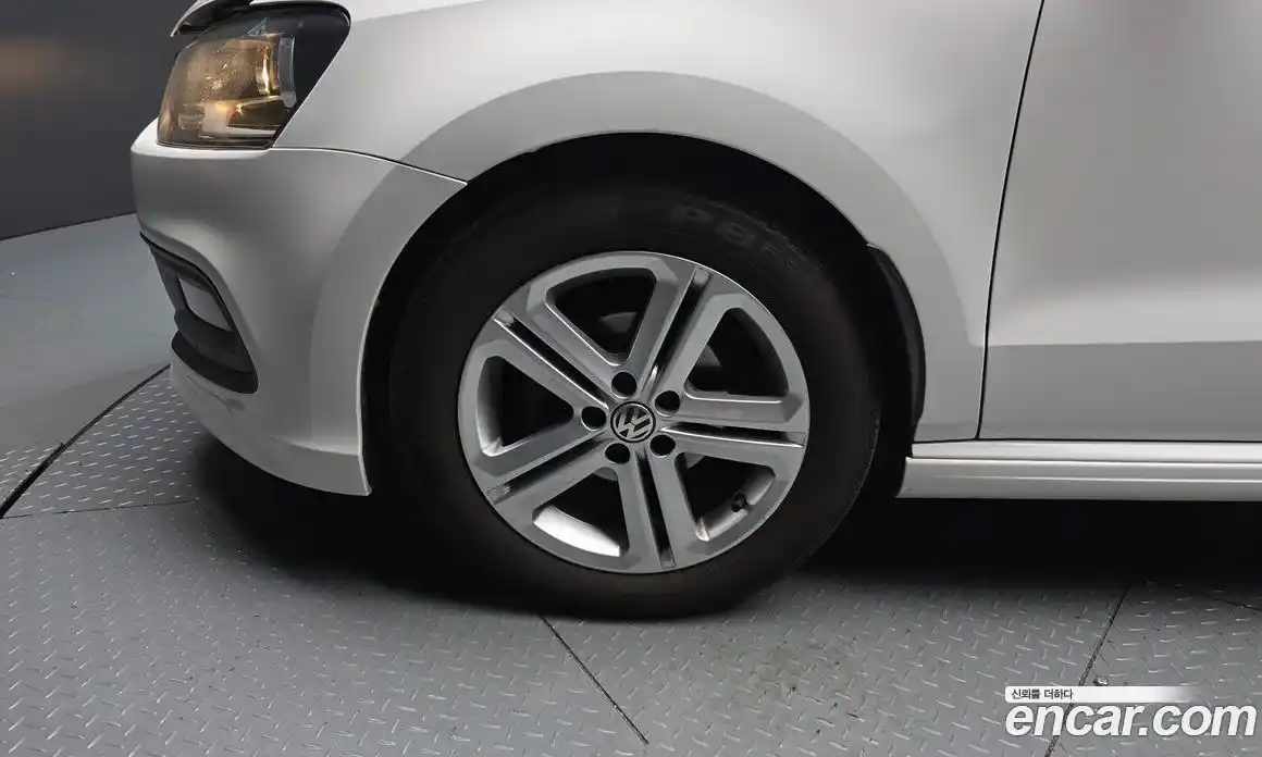 Volkswagen Polo 2014 1.6 гидро в Москве № 1323505, фото 5