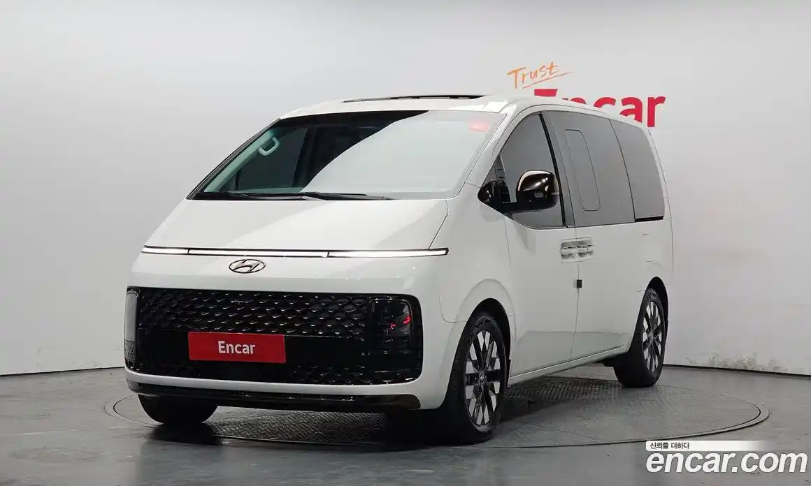 Hyundai Staria 2022 3.5 Автомат в Москве № 1341964, фото 1