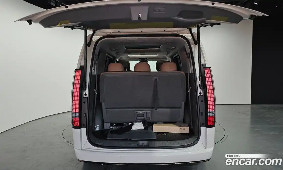 Hyundai Staria 2022 3.5 Автомат в Москве № 1341964, фото 20