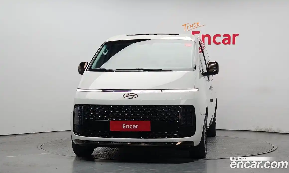 Hyundai Staria 2022 3.5 Автомат в Москве № 1341964, фото 3