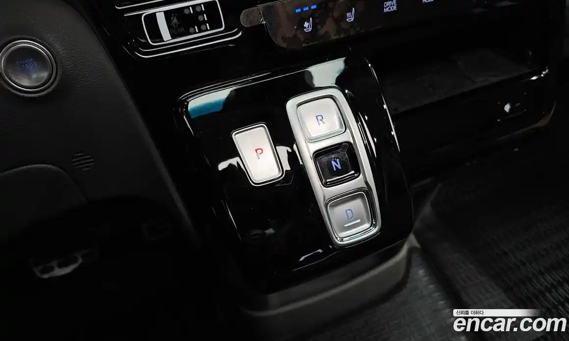 Hyundai Staria 2022 3.5 Автомат в Москве № 1341964, фото 9