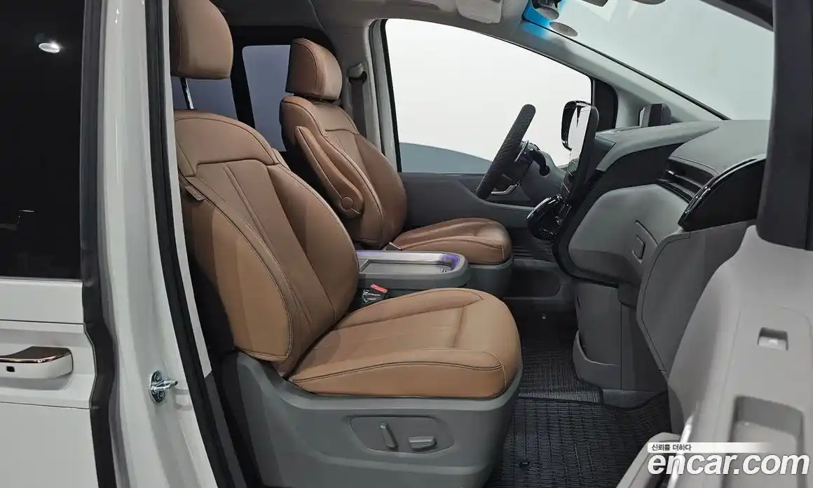 Hyundai Staria 2022 3.5 Автомат в Москве № 1341964, фото 10