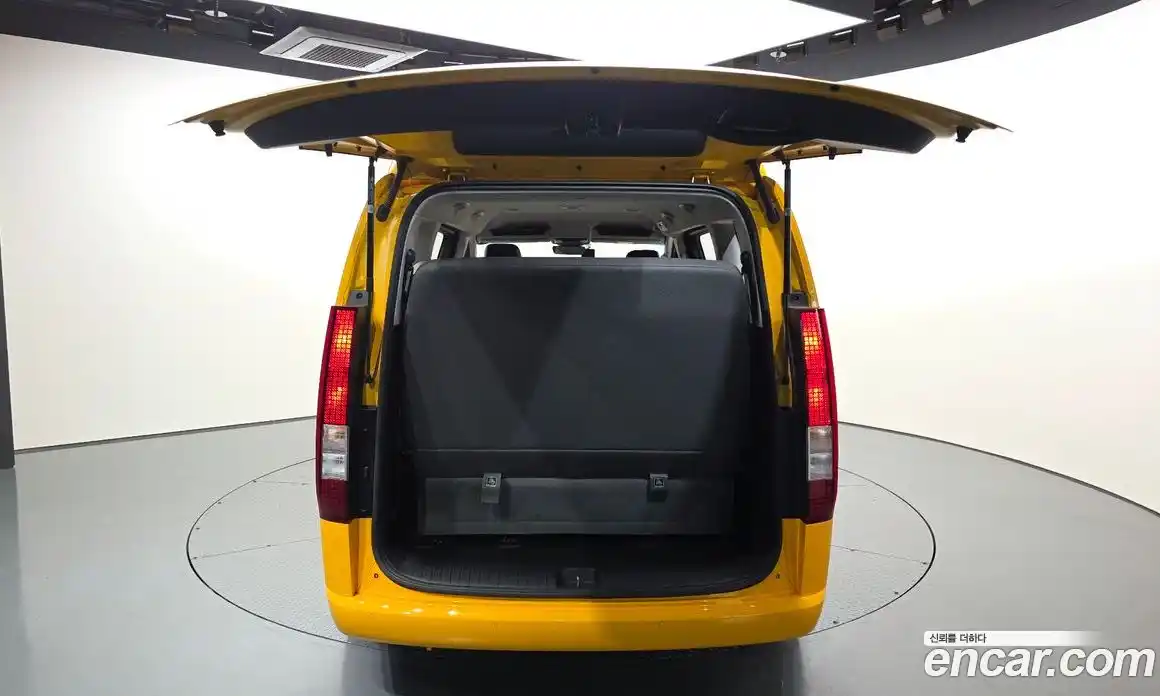 Hyundai Staria 2022 3.5 Автомат в Москве № 1342325, фото 20