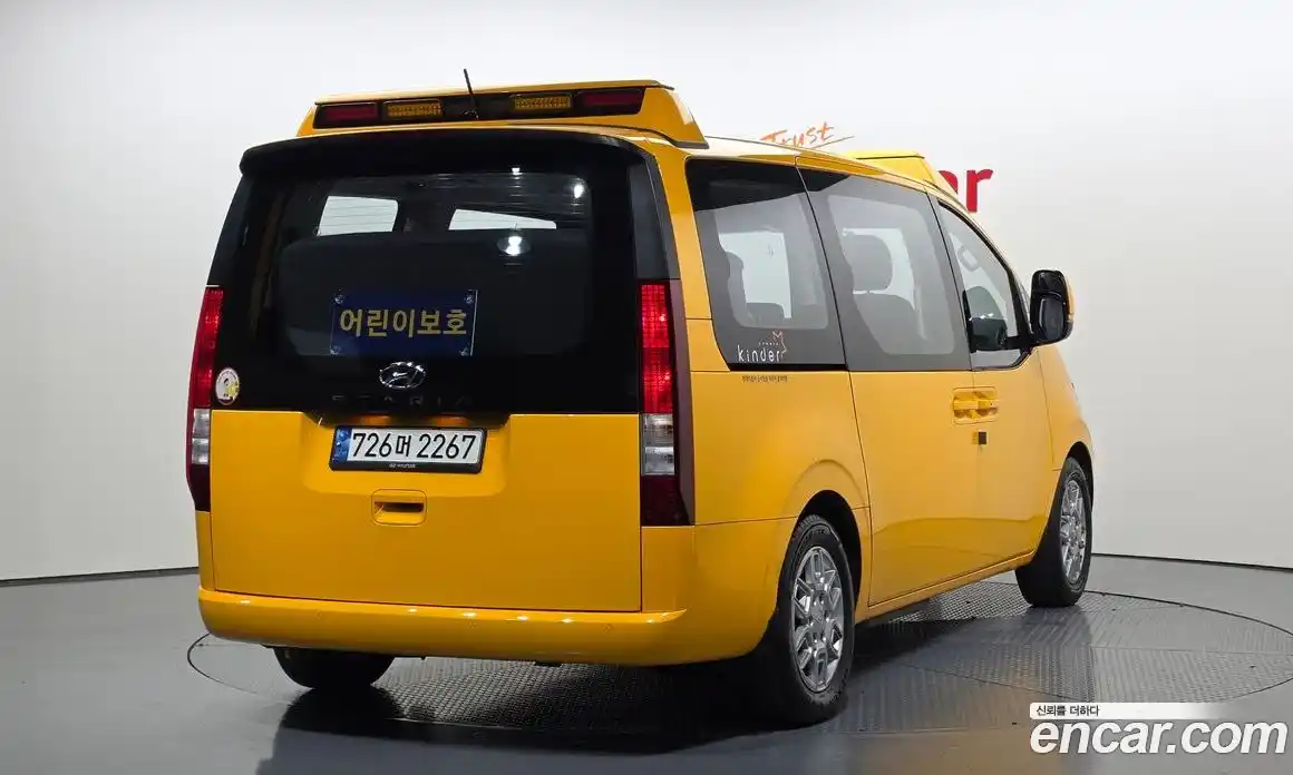 Hyundai Staria 2022 3.5 Автомат в Москве № 1342325, фото 2