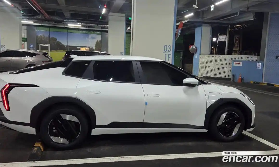 Kia EV4 2026 2.0 гидро в Москве № 1342395, фото 4