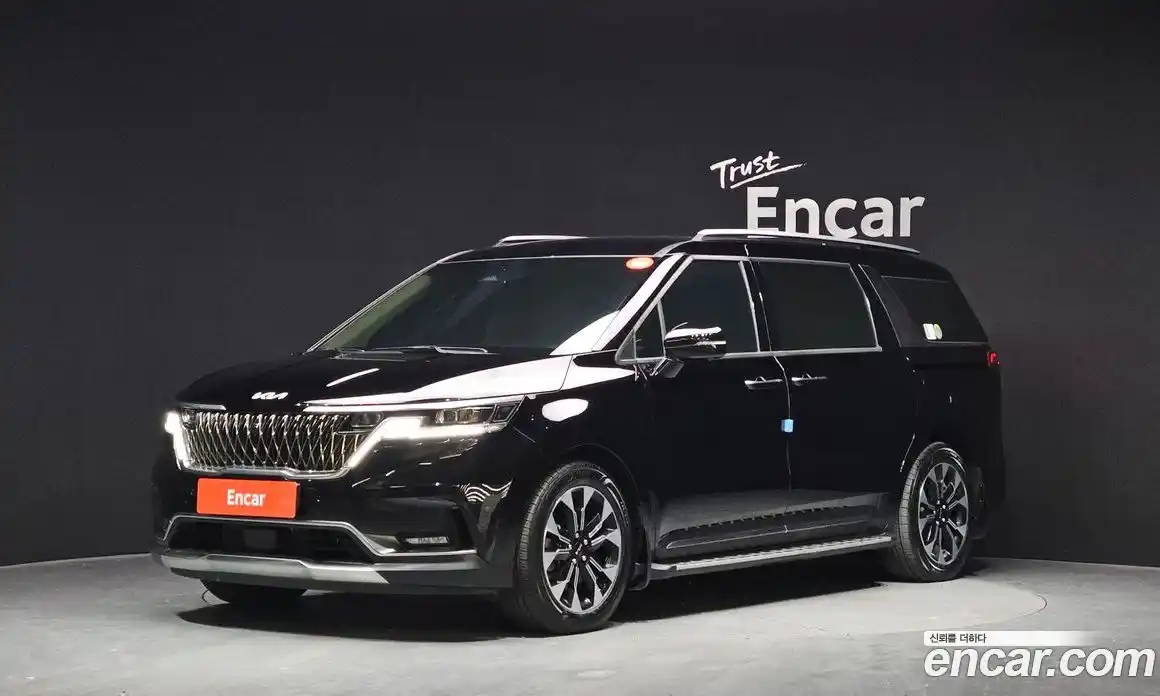 Kia Canival 2023 2.2 Автомат в Москве № 1342708, фото 1