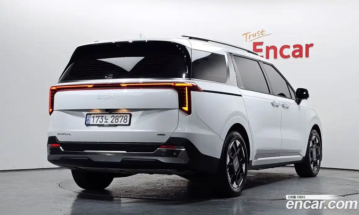 Kia Canival 2024 1.6 Автомат в Москве № 1342811, фото 2