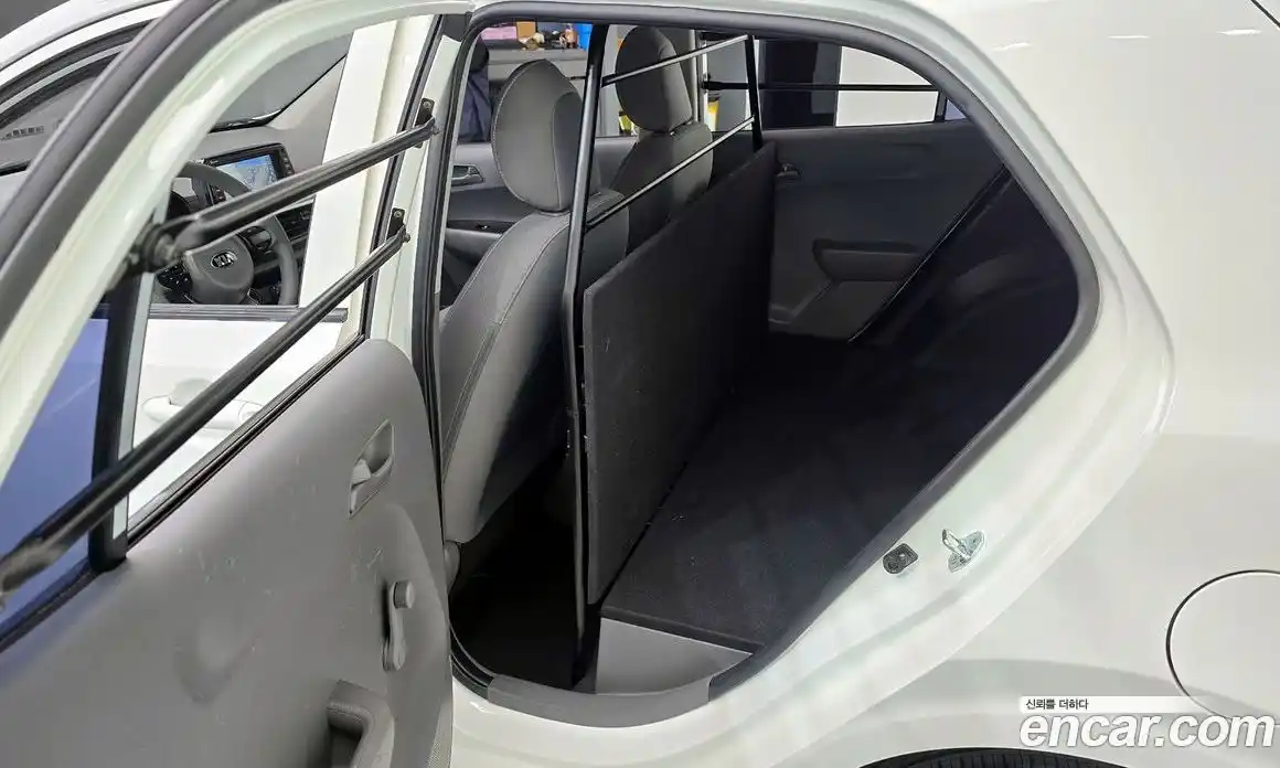 Kia Morning 2021 1.0 Автомат в Москве № 1342944, фото 11