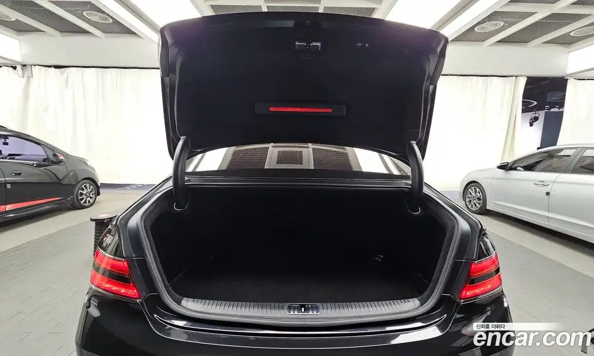 Genesis G90 2019 3.8 Автомат в Москве № 1343637, фото 20