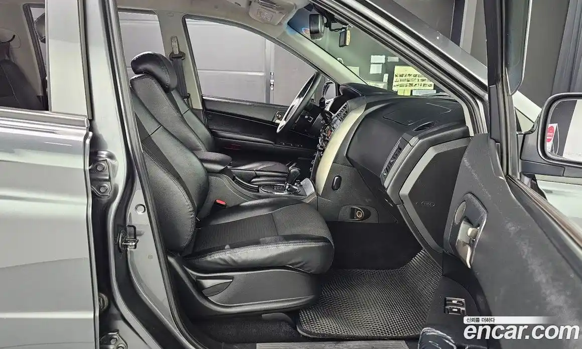 SsangYong Korando 2013 2.0 Автомат в Москве № 1344468, фото 12