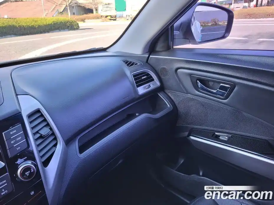 SsangYong TIBOLI 2015 1.6 Автомат в Москве № 1344490, фото 14