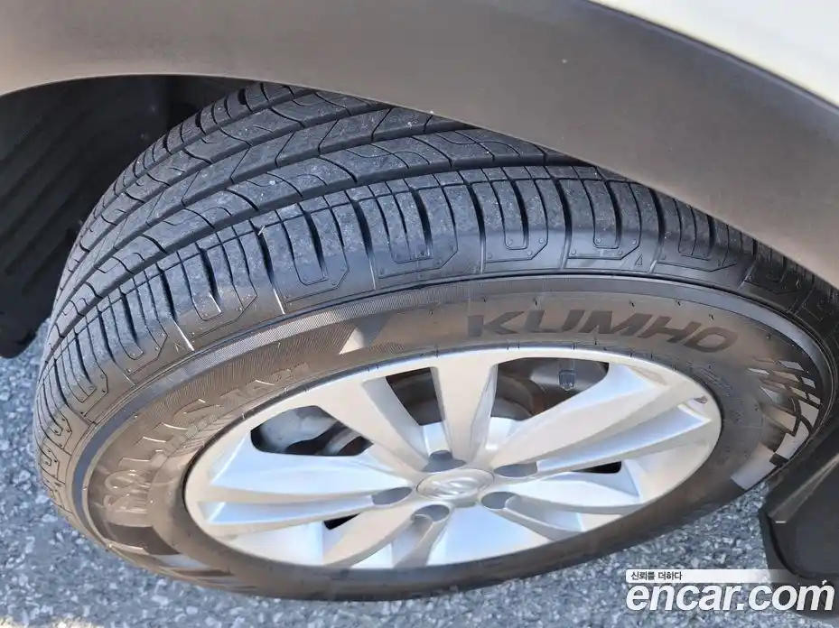 SsangYong TIBOLI 2015 1.6 Автомат в Москве № 1344490, фото 8