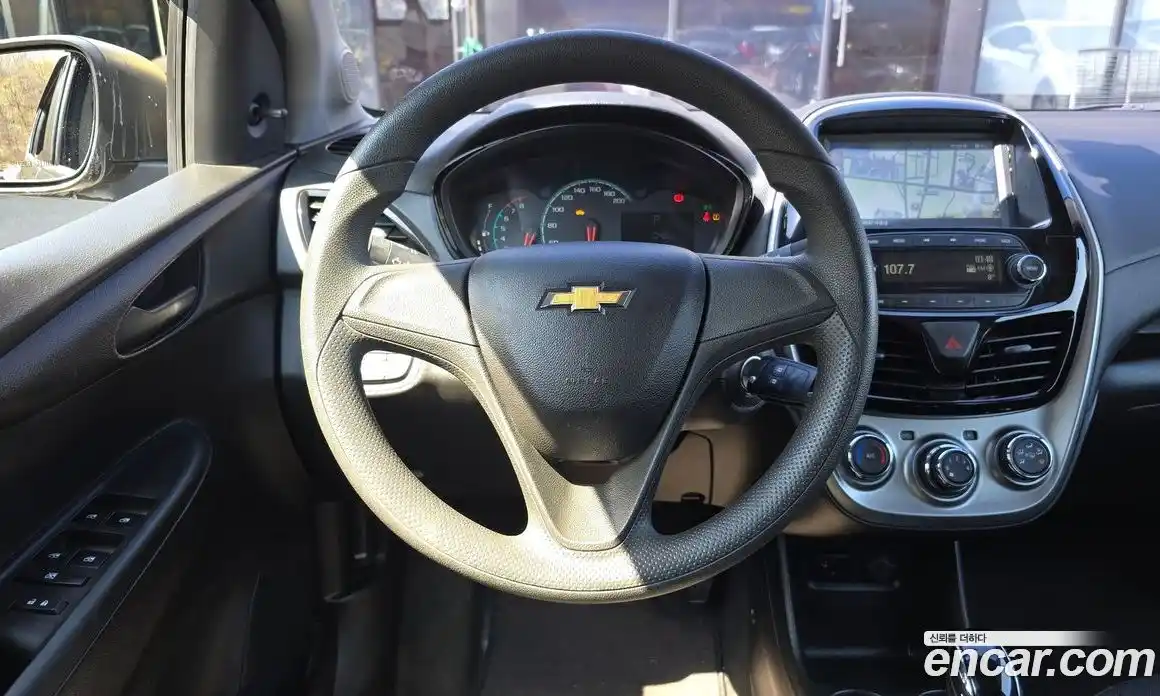 Chevrolet Spark 2016 1.0 гидро в Москве, фото 13