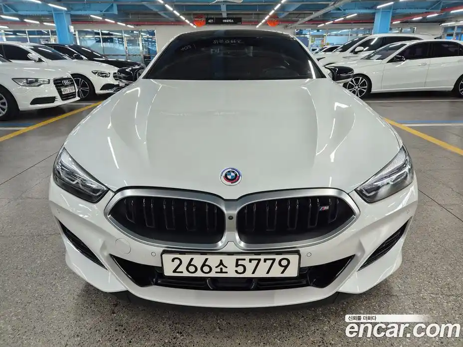 BMW 8-Series 2023 4.4 гидро в Москве № 1347174, фото 1