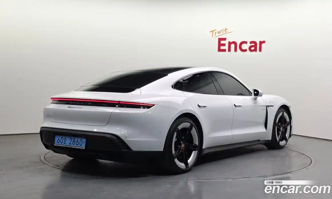 Porsche Taycan 2025 0.1 гидро в Москве № 1348926, фото 2