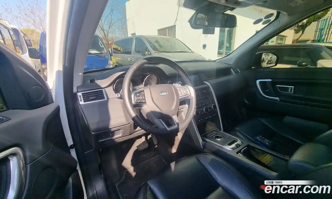 Land Rover Discovery Sport 2017 2.0 гидро в Москве № 1349625, фото 9