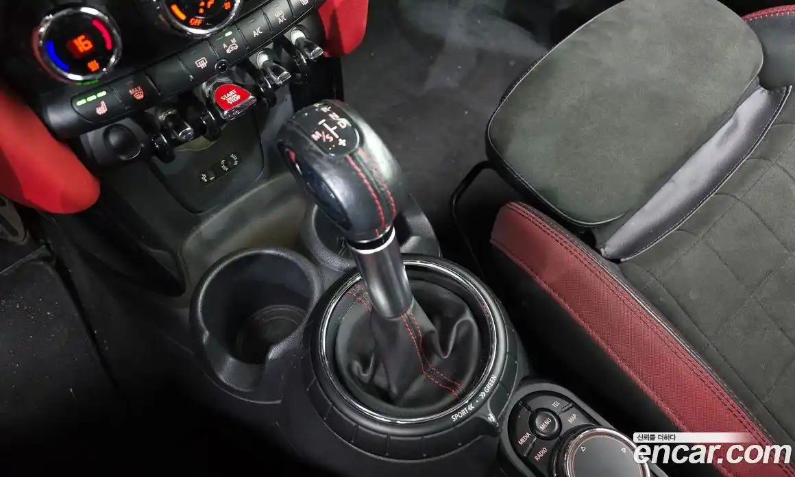 Mini Cooper 2015 2.0 гидро в Москве № 1349843, фото 9