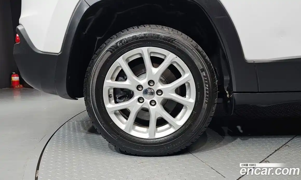 Jeep Cherokee 2017 2.4 гидро в Москве № 1350639, фото 5
