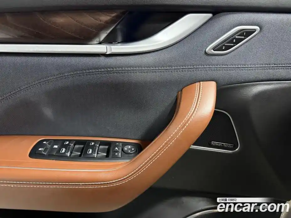 Maserati Levante 2017 3.0 гидро в Москве № 1351088, фото 15