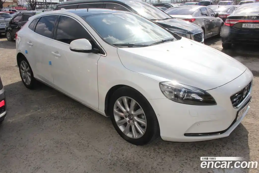 Volvo V40 2015 1.6 гидро в Москве № 164865, фото 15