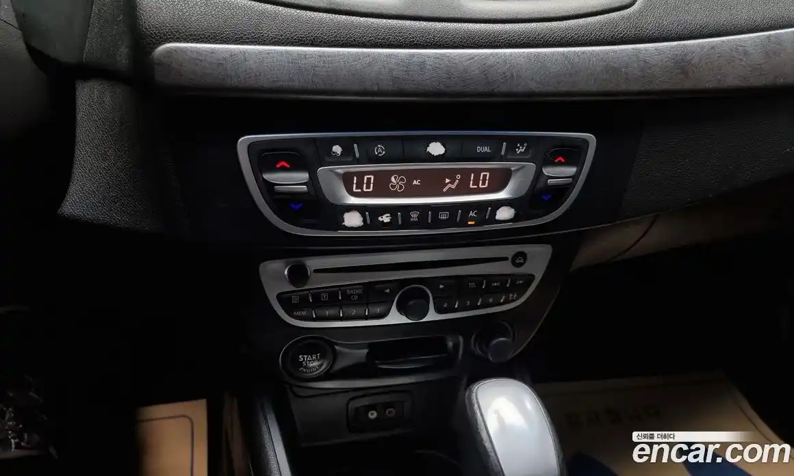 Renault SM3 2010 1.6 гидро в Москве № 180744, фото 15