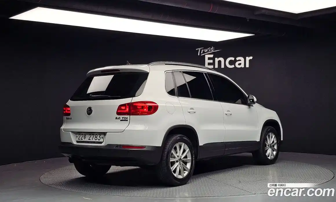 Volkswagen Tiguan 2015 2.0 гидро в Москве № 232205, фото 2
