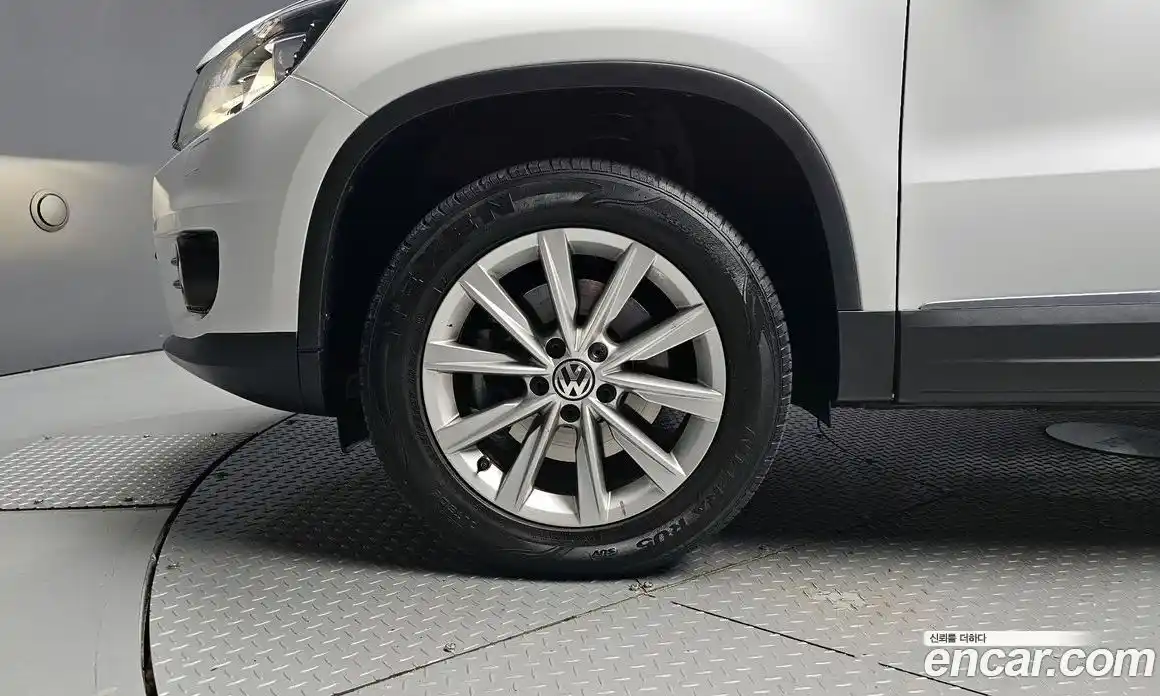 Volkswagen Tiguan 2015 2.0 гидро в Москве № 232205, фото 5
