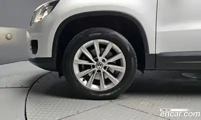 Volkswagen Tiguan 2015 2.0 гидро в Москве № 232205, миниатюра 5