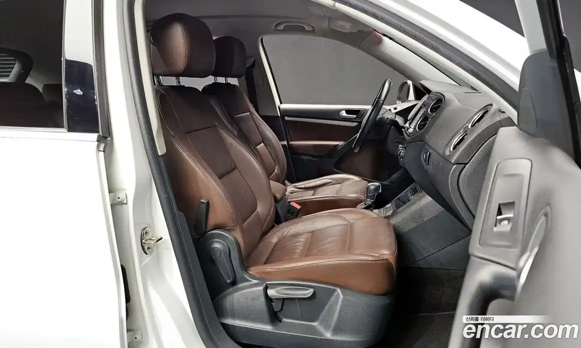 Volkswagen Tiguan 2015 2.0 гидро в Москве № 232205, фото 10