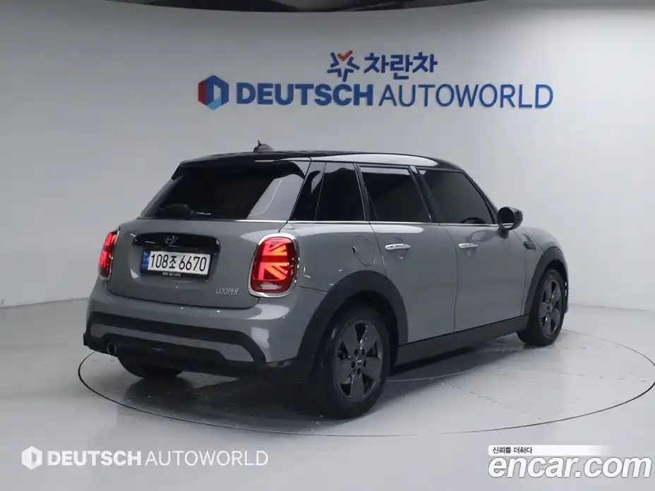 Mini Cooper 2022 1.5 гидро в Москве № 273968, фото 2