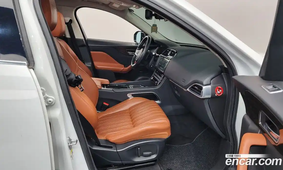 Jaguar F-Pace 2017 2.0 гидро в Москве № 320228, фото 11