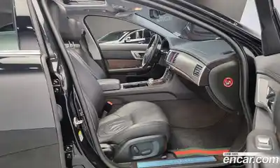 Jaguar XF 2015 2.0 гидро в Москве № 335803, миниатюра 10