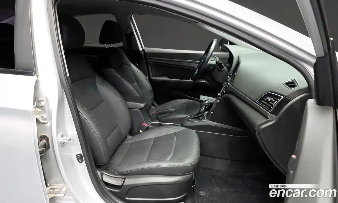 Hyundai Avante 2016 1.6 гидро в Москве № 1317543, фото 11