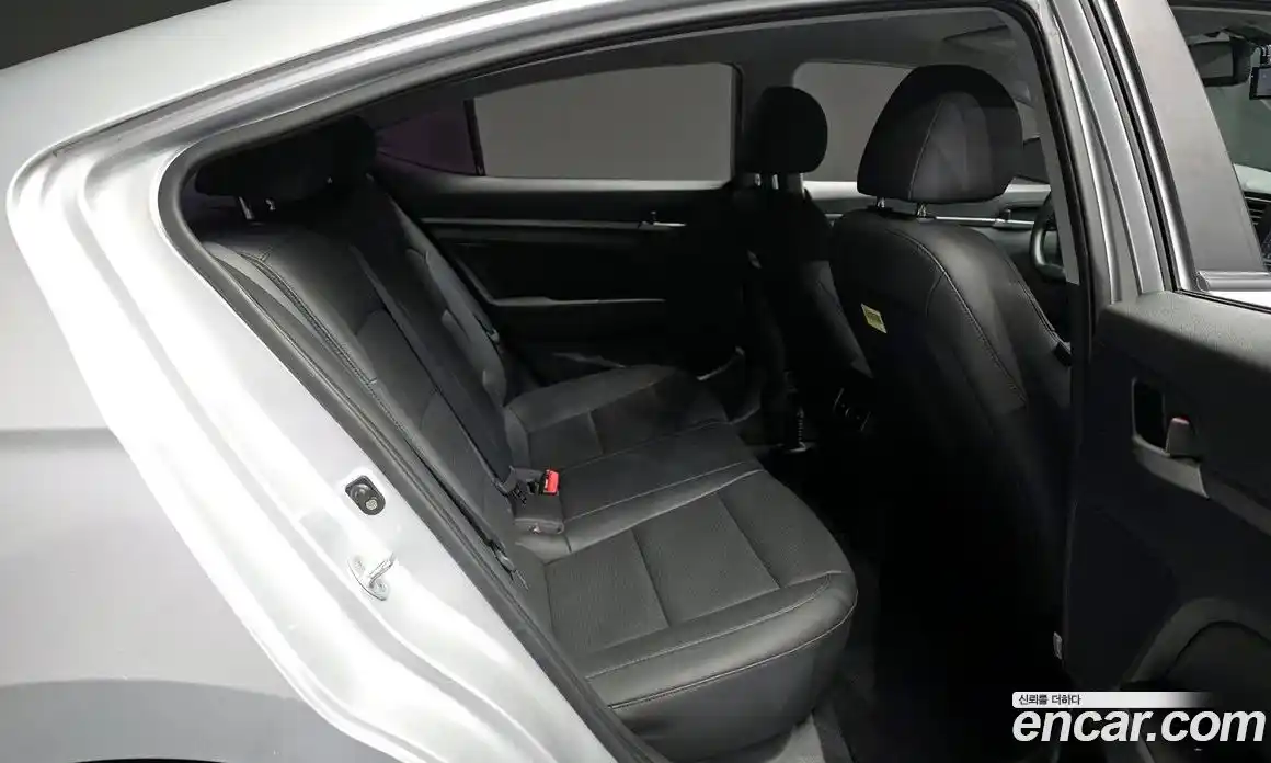 Hyundai Avante 2016 1.6 гидро в Москве № 1317543, фото 12