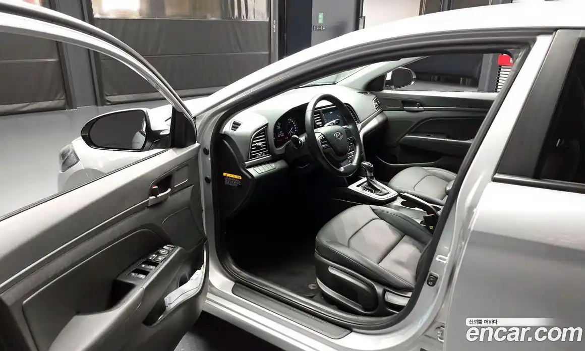 Hyundai Avante 2016 1.6 гидро в Москве № 1317543, фото 10