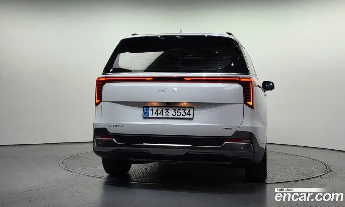 Kia Canival 2024 1.6 Автомат в Москве № 1318087, фото 4