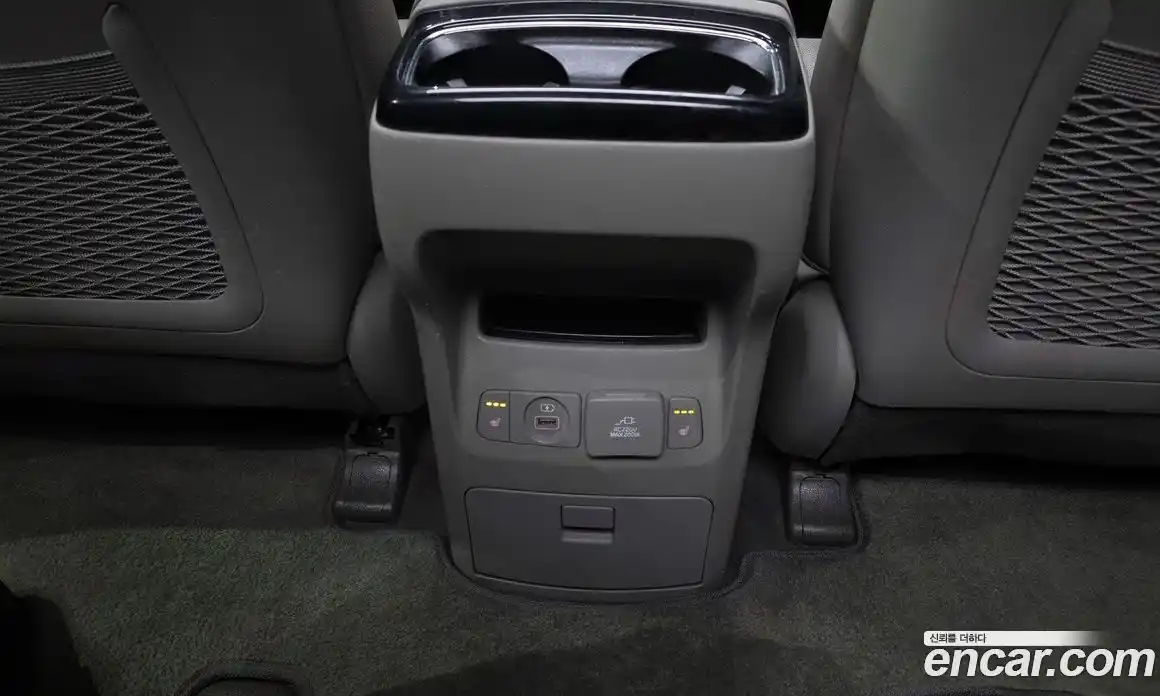 Kia Canival 2019 2.2 Автомат в Москве № 1318664, фото 18