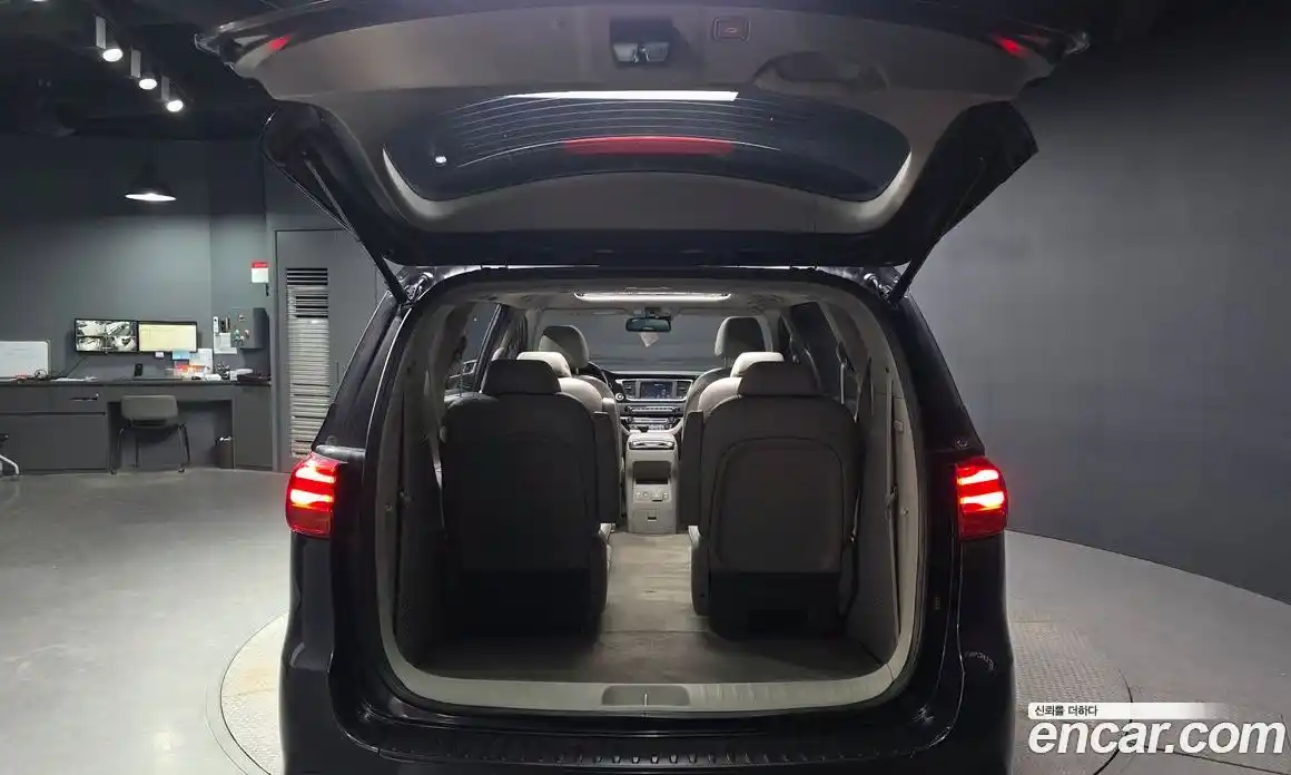 Kia Canival 2019 2.2 Автомат в Москве № 1318664, фото 20