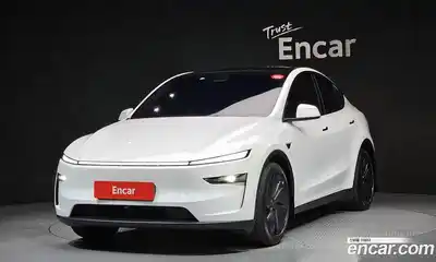 Tesla Model Y, 2025