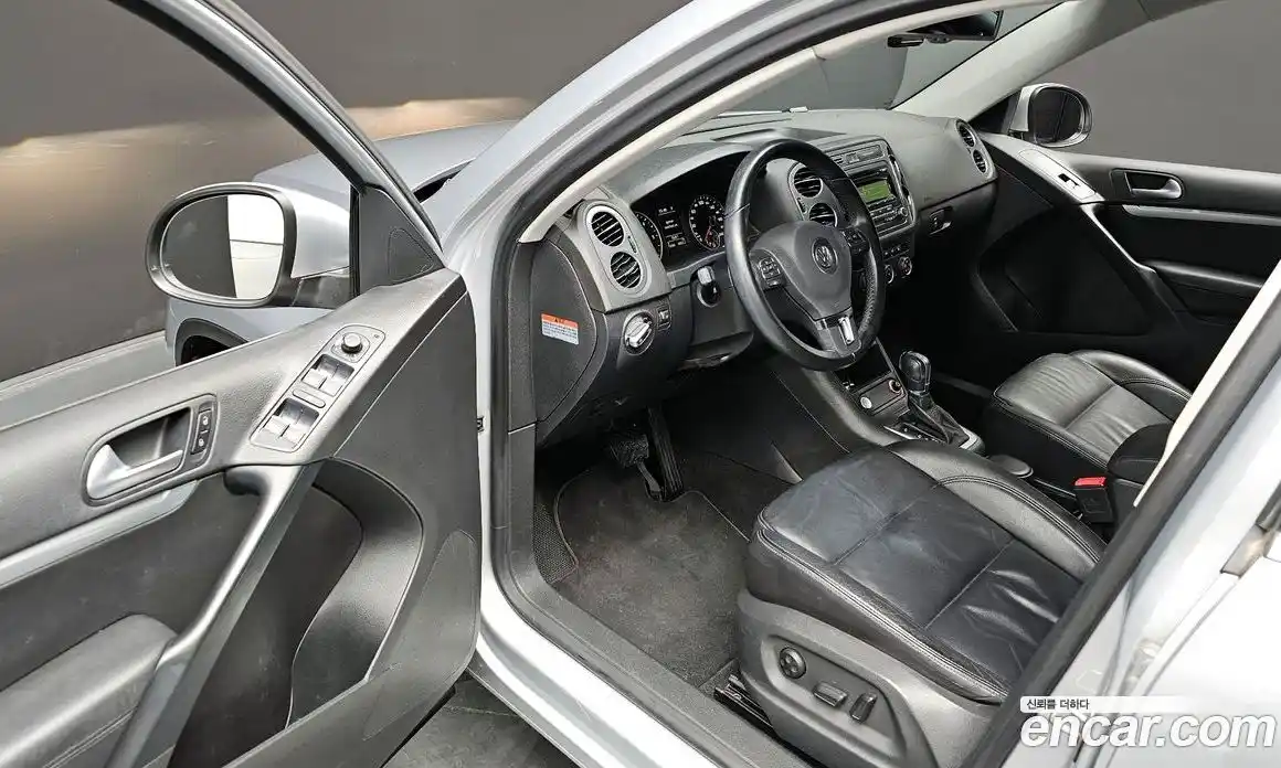 Volkswagen Tiguan 2015 2.0 гидро в Москве № 1323380, фото 12