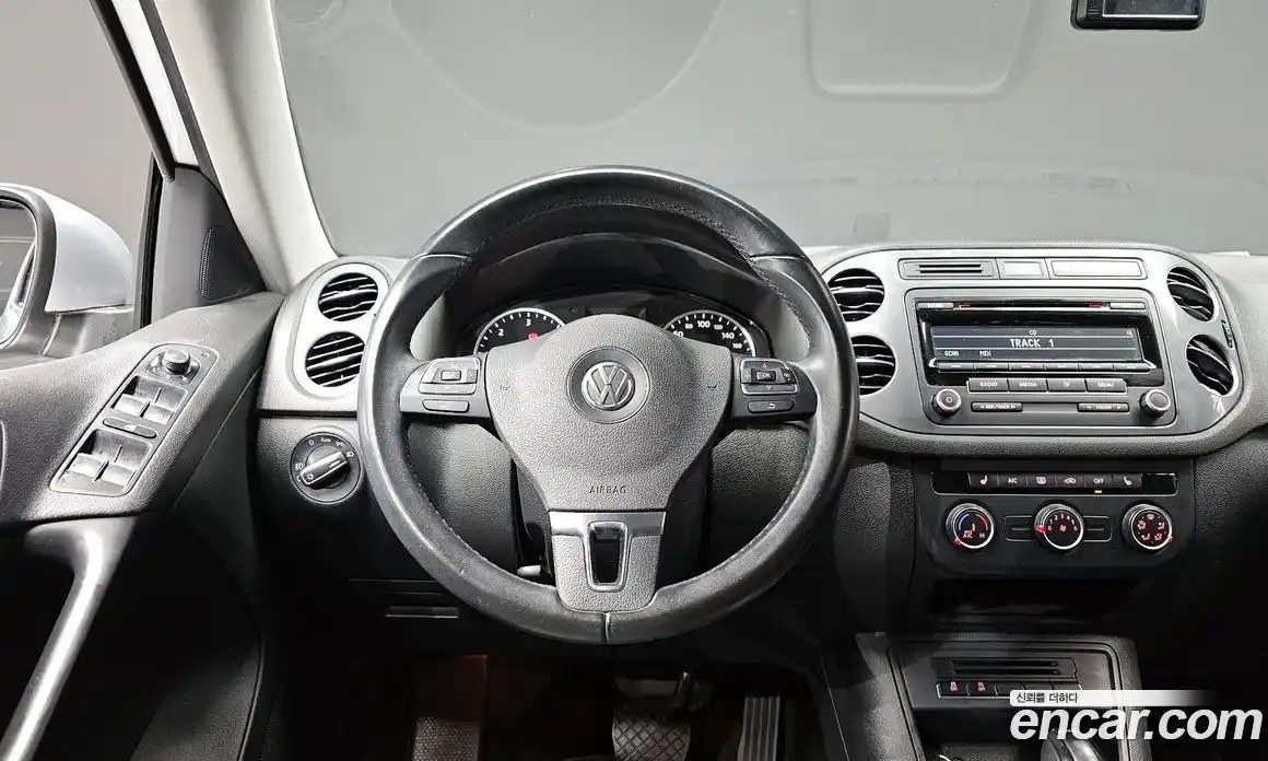 Volkswagen Tiguan 2015 2.0 гидро в Москве № 1323380, фото 13