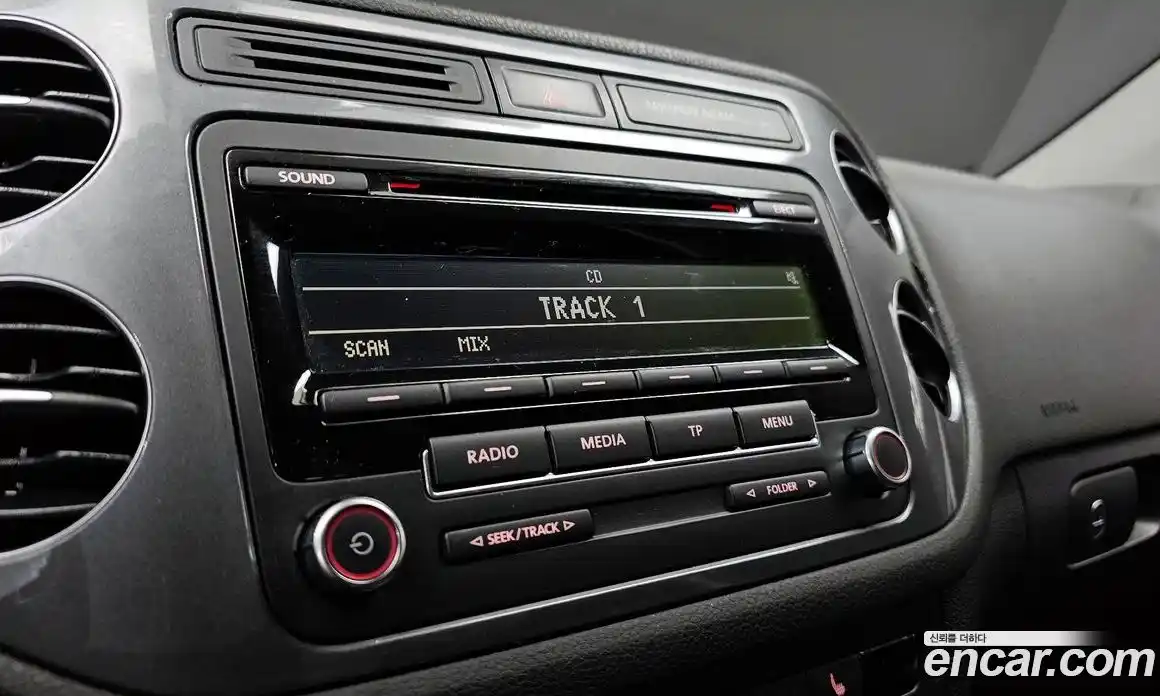 Volkswagen Tiguan 2015 2.0 гидро в Москве № 1323380, фото 14