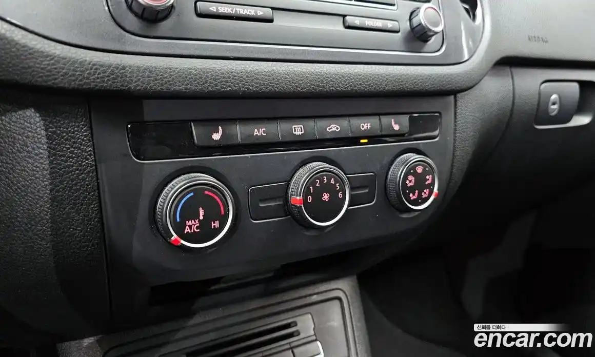 Volkswagen Tiguan 2015 2.0 гидро в Москве № 1323380, фото 16
