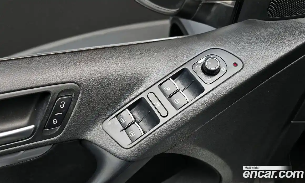 Volkswagen Tiguan 2015 2.0 гидро в Москве № 1323380, фото 18