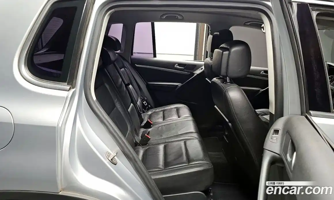 Volkswagen Tiguan 2015 2.0 гидро в Москве № 1323380, фото 10