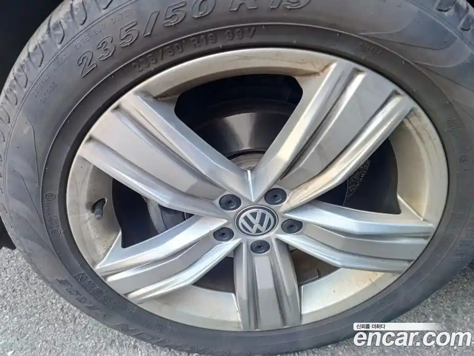 Volkswagen Tiguan 2020 2.0 гидро в Москве № 1323589, фото 18