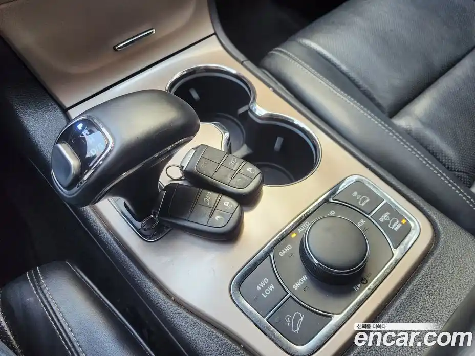 Jeep Cherokee 2015 3.0 гидро в Москве № 1323702, фото 15