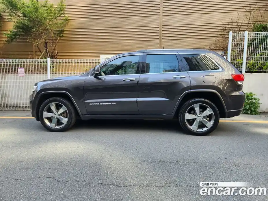 Jeep Cherokee 2015 3.0 гидро в Москве № 1323702, фото 9