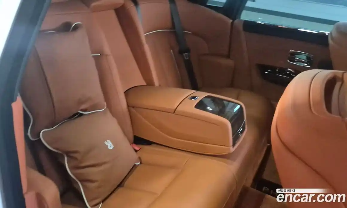Rolls-Royce Phantom 2025 6.7 гидро в Москве № 1324480, фото 14