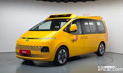 Hyundai Staria L3.5 Kinder Safety Car 15-Seater